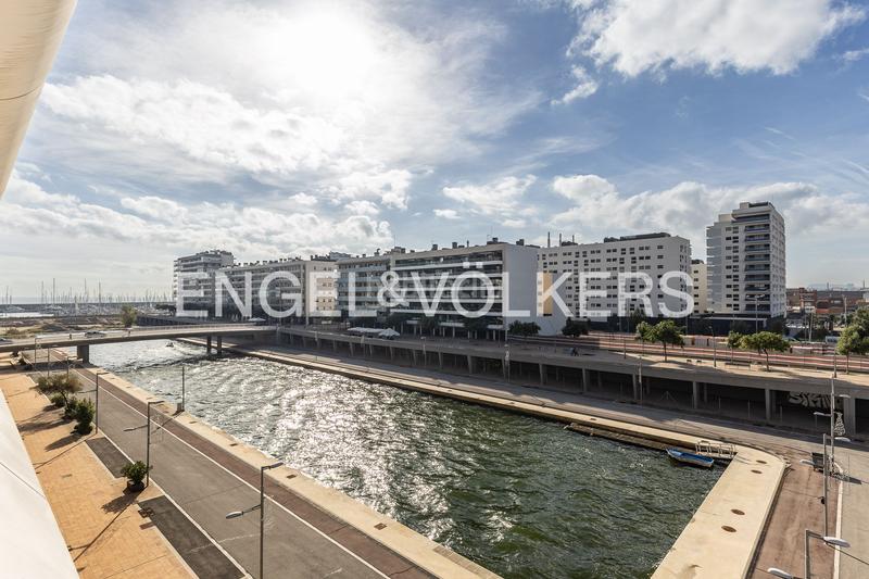 Foto 55d40858-1e01-49e7-a82f-9cd3021940f4. Dachwohnung mit heizung parking pool in Port Badalona