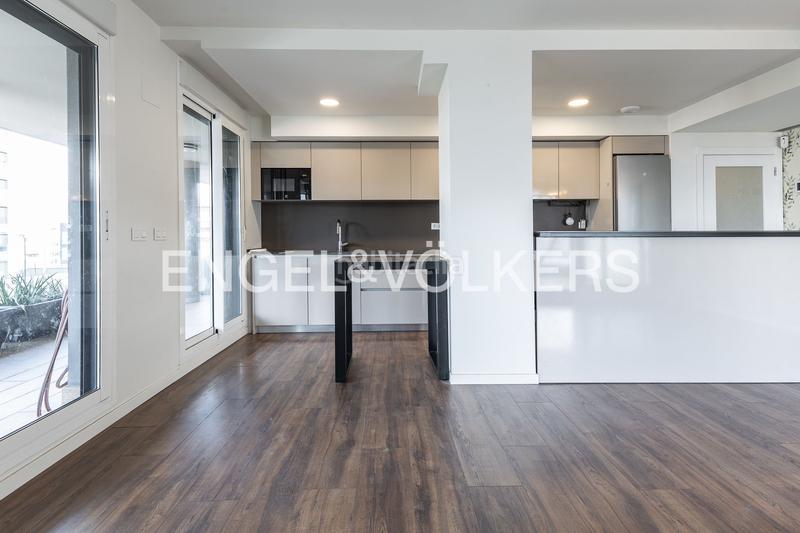 Foto 9dee89f8-6805-4dde-b727-cd4eb7735512. Dachwohnung mit heizung parking pool in Port Badalona