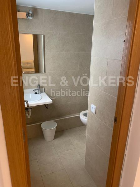 Foto 043b79f5-ca11-4acc-900d-7061ad42a98e. Location attique avec chauffage dans La Nova Esquerra de l´Eixample Barcelona