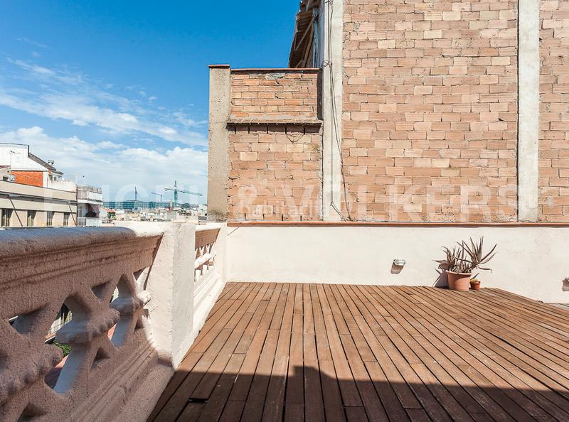 Foto 9c6be7d1-6f13-4a28-bb0e-84301771c440. Location attique avec chauffage dans La Nova Esquerra de l´Eixample Barcelona