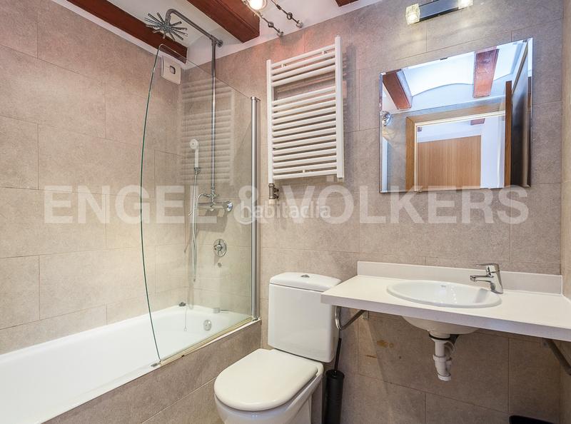 Foto 715fb584-2462-40e7-a41c-0d2c39a8b253. Rent penthouse with heating in La Nova Esquerra de l´Eixample Barcelona