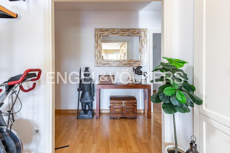 Foto 1614cacb-174f-4e92-9fe3-9ec43478b9a8. Àtic amb calefacció aparcament piscina a Serraparera Cerdanyola del Vallès