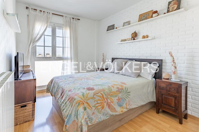 Foto 206b91ee-a972-4209-b155-9dbf24f35164. Àtic amb calefacció aparcament piscina a Serraparera Cerdanyola del Vallès