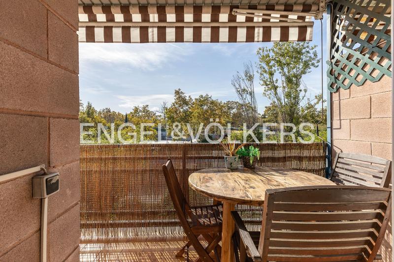 Foto 23c8afed-25f6-422b-8919-28c848292a7e. Àtic amb calefacció aparcament piscina a Serraparera Cerdanyola del Vallès