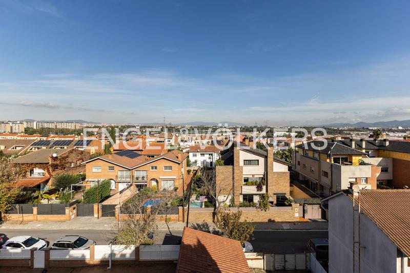 Foto 250ba9f9-a112-4f45-9cc7-5acf83cb4234. Àtic amb calefacció aparcament piscina a Serraparera Cerdanyola del Vallès