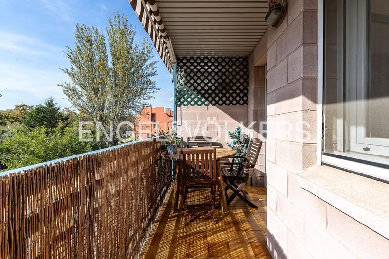 Foto 391a8e72-9b10-4b9d-b483-01cac6f3b044. Àtic amb calefacció aparcament piscina a Serraparera Cerdanyola del Vallès