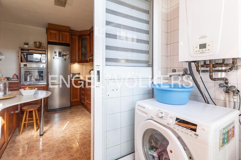 Foto 3b35a357-0e12-4308-9f24-e2e3434aa76d. Àtic amb calefacció aparcament piscina a Serraparera Cerdanyola del Vallès