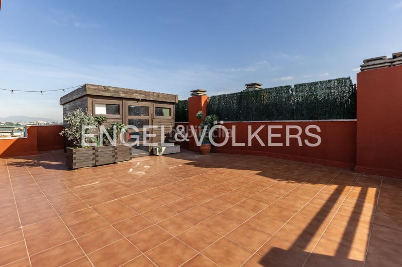 Foto 5819a640-0a8b-40d4-bdbf-e6b137cc832a. Àtic amb calefacció aparcament piscina a Serraparera Cerdanyola del Vallès