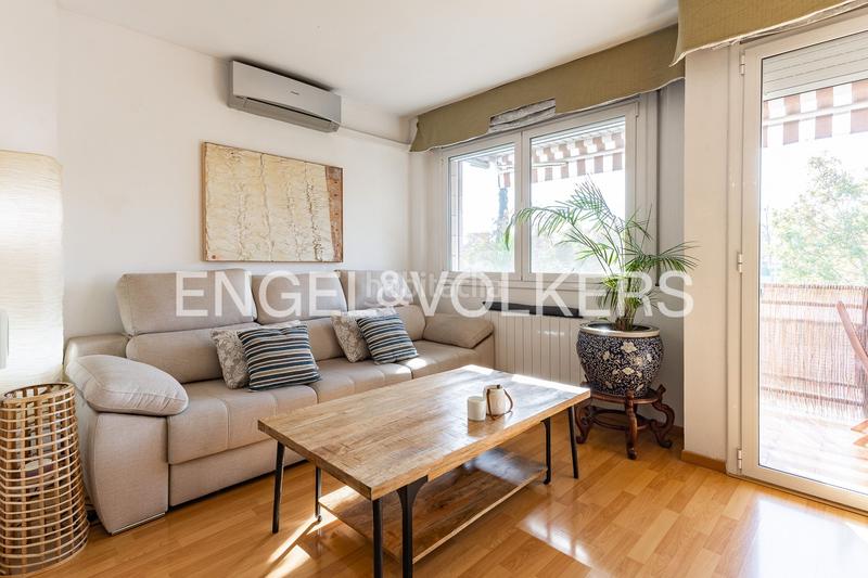 Foto 66d53c77-cb44-4bb8-b66d-a8cfd8c9788e. Àtic amb calefacció aparcament piscina a Serraparera Cerdanyola del Vallès