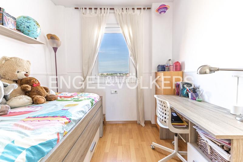 Foto 813f4af2-0771-4b94-9797-ba79736085e8. Àtic amb calefacció aparcament piscina a Serraparera Cerdanyola del Vallès