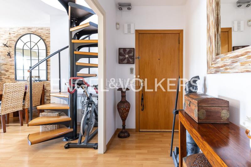 Foto 8a611cf0-1dc7-4391-8e74-db1988afc6bb. Àtic amb calefacció aparcament piscina a Serraparera Cerdanyola del Vallès