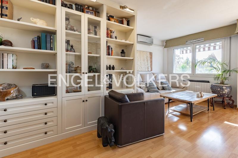 Foto c85e1b22-f196-477f-ae26-27b8a7fc2316. Àtic amb calefacció aparcament piscina a Serraparera Cerdanyola del Vallès