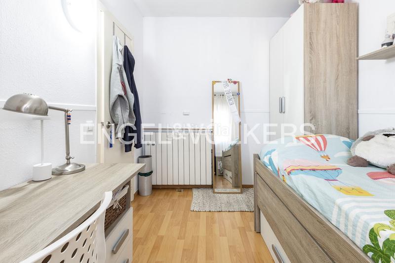 Foto fea0dccf-b8b2-49e0-925c-a76a8df24964. Àtic amb calefacció aparcament piscina a Serraparera Cerdanyola del Vallès