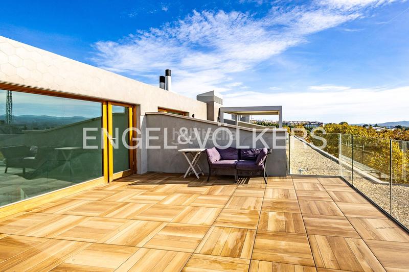 Foto f3c290ad-4418-4f83-a72a-d5cdbf87bac5. Affitto attico con riscaldamento parcheggio piscina in Sant Cugat del Vallès