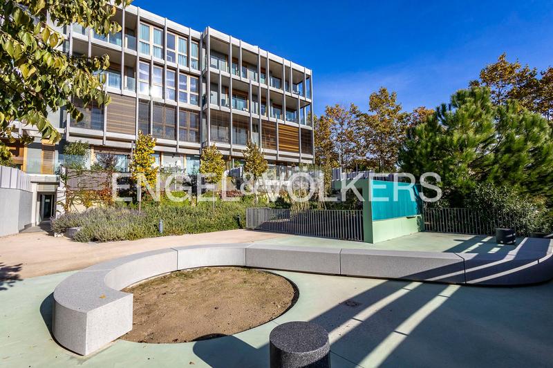 Foto f5c9a374-35bc-4f0f-86a5-612c30b9f1c1. Lloguer àtic amb calefacció aparcament piscina a Sant Cugat del Vallès