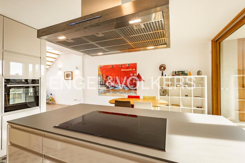 Foto 0e9747bf-5e77-42a3-9b12-a4eb7dac16f9. Location attique avec chauffage parking piscine dans Sant Cugat del Vallès