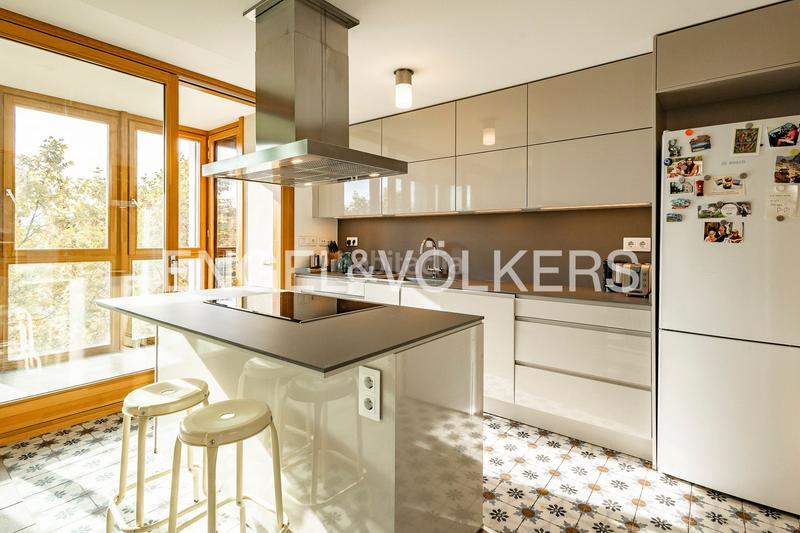 Foto 8bc38845-88d7-4cb4-87cb-b9a2684be0e6. Rent penthouse with heating parking pool in Turó de Can Mates Sant Cugat del Vallès