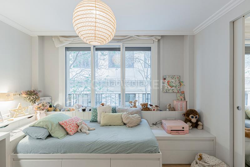 Foto 3556b9e0-5355-4a2a-a836-94b44423c7fc. Apartamento elegante piso reformado en la plaza molina en Barcelona