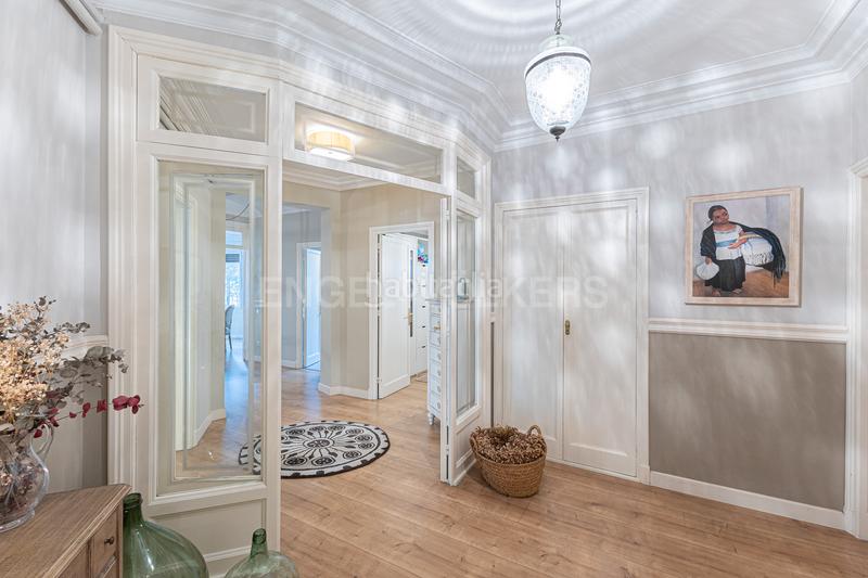 Foto 6f4486de-b280-4f91-832d-9a4bdc3b74e5. Apartamento elegante piso reformado en la plaza molina en Barcelona