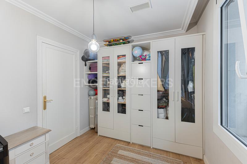 Foto cb89127b-cf98-4fb9-9f18-47013569bba5. Apartamento elegante piso reformado en la plaza molina en Barcelona