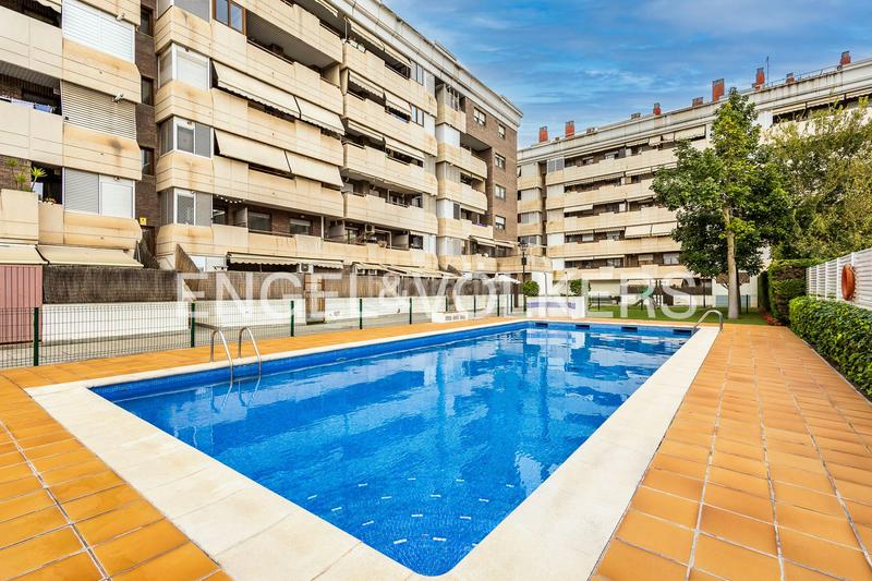 Foto 07107c5f-9da8-47b4-b788-5984ae7ddf81. Apartament amb calefacció aparcament piscina a Eixample Sant Joan Despí