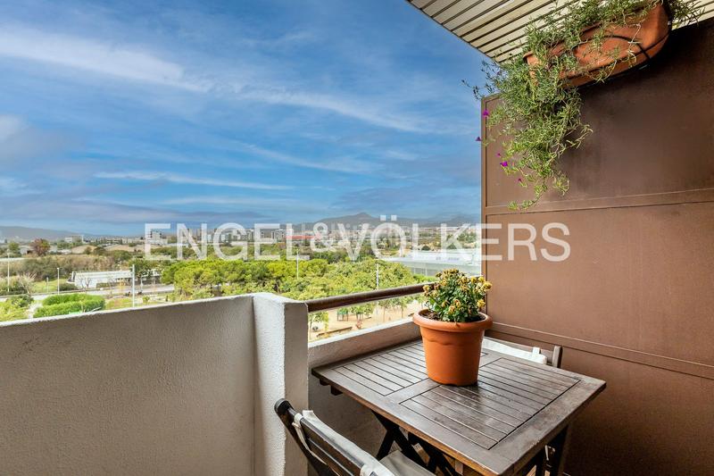 Foto 16080129-ebee-4bca-955c-a8d8469c78fa. Apartament amb calefacció aparcament piscina a Eixample Sant Joan Despí