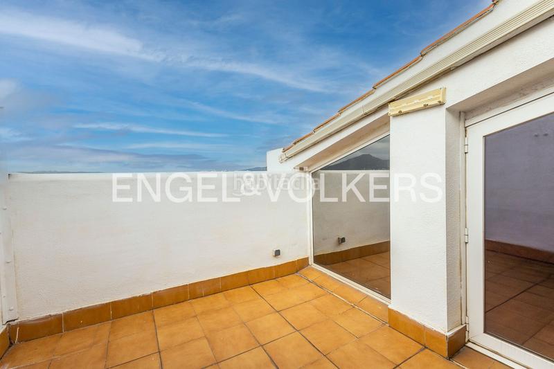 Foto 3c9ddd37-3bd8-4d39-afbc-36db63453352. Apartament amb calefacció aparcament piscina a Eixample Sant Joan Despí