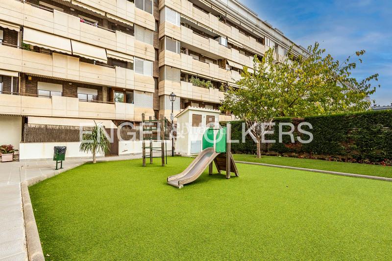 Foto 51771e65-36ab-4840-9d30-58a0549da4dc. Apartament amb calefacció aparcament piscina a Eixample Sant Joan Despí