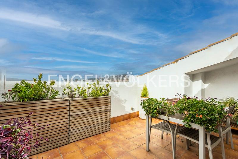 Foto 6a6821d2-7917-49f4-a5d0-2e74e2393fde. Apartament amb calefacció aparcament piscina a Eixample Sant Joan Despí