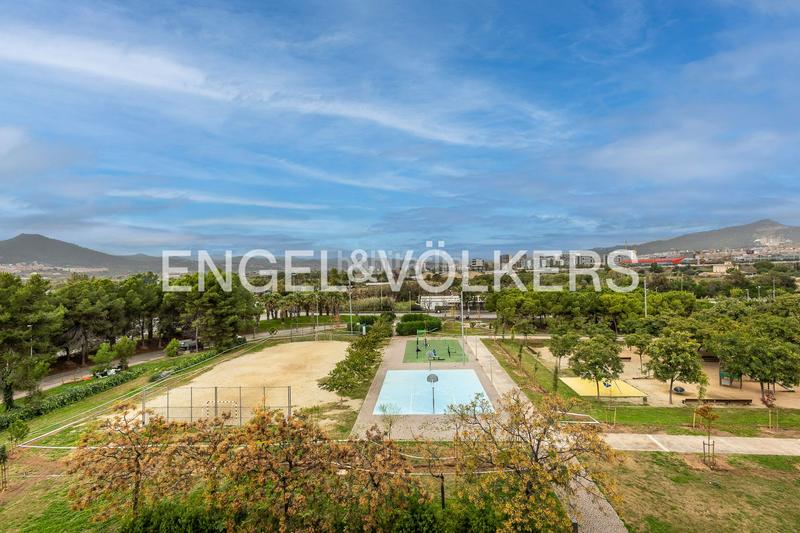 Foto abfc5df4-ce78-418c-9809-fb69f7e9c81f. Apartament amb calefacció aparcament piscina a Eixample Sant Joan Despí