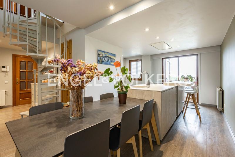 Foto c548b31e-6158-49c5-acbd-7c1422290ce8. Apartament amb calefacció aparcament piscina a Eixample Sant Joan Despí