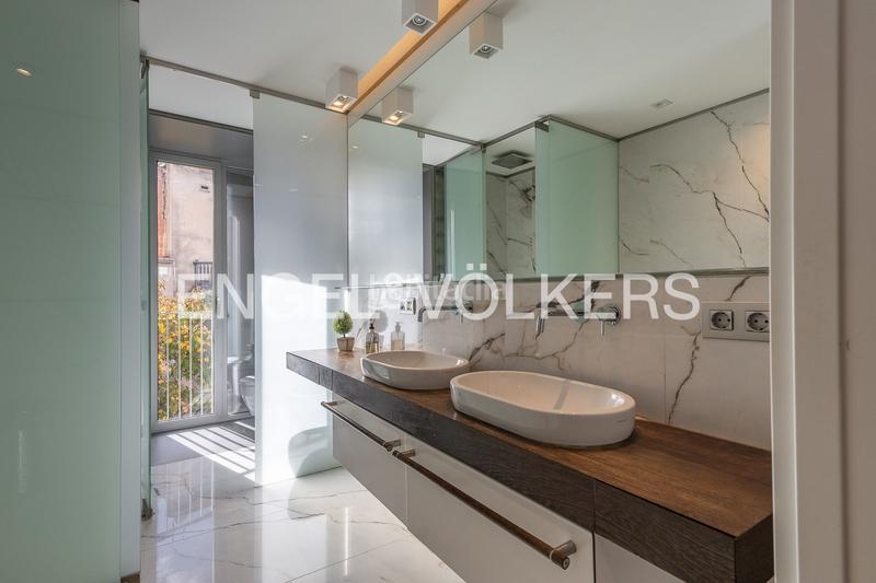 Foto 26f90bf8-2496-4970-bff8-04be12404574. Casa con riscaldamento parcheggio piscina in Ca n'Aurell Terrassa