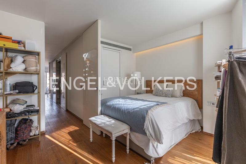 Foto 8f0b2675-b49c-4fd2-b64c-7bb53d35c3de. Casa con riscaldamento parcheggio piscina in Ca n'Aurell Terrassa