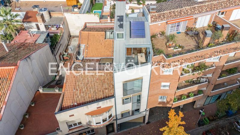 Foto a38449bf-5778-475a-8ec7-c834a9bf229b. Casa con riscaldamento parcheggio piscina in Ca n'Aurell Terrassa