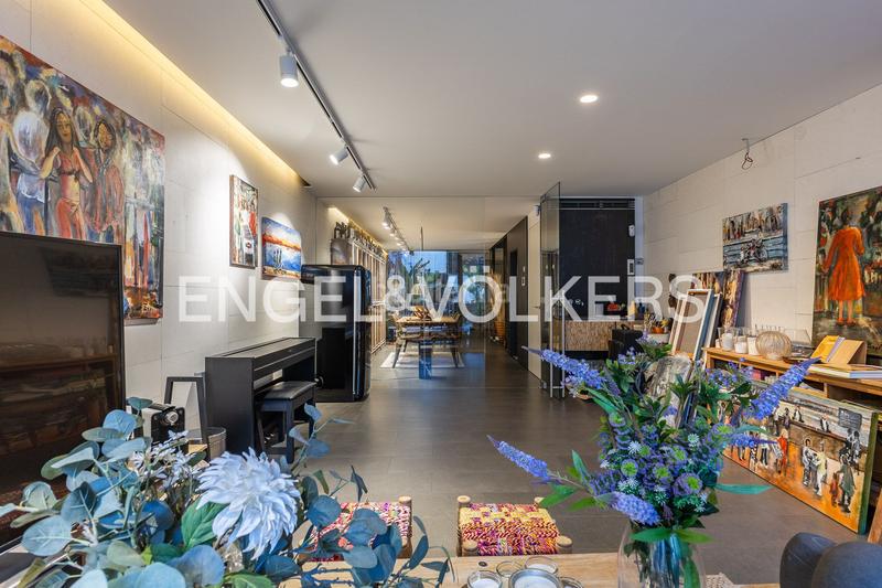 Foto aee23c42-42ed-49df-9c13-2e1f4e16b927. Casa con riscaldamento parcheggio piscina in Ca n'Aurell Terrassa