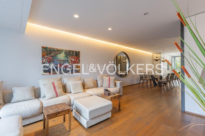 Foto dd80503f-b050-49aa-8d3c-889233fd0ee3. Casa con riscaldamento parcheggio piscina in Ca n'Aurell Terrassa