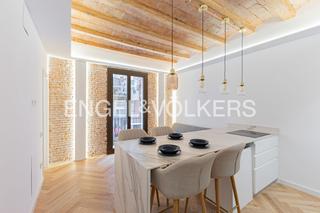 Apartament a Raval. Precioso piso reformado a estrenar en el corazón del raval