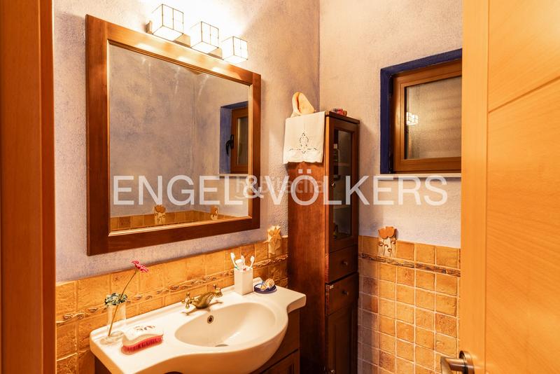 Foto 075f2879-de01-436e-90ac-b16b10940179. Casa con riscaldamento parcheggio piscina in Arenys de Munt