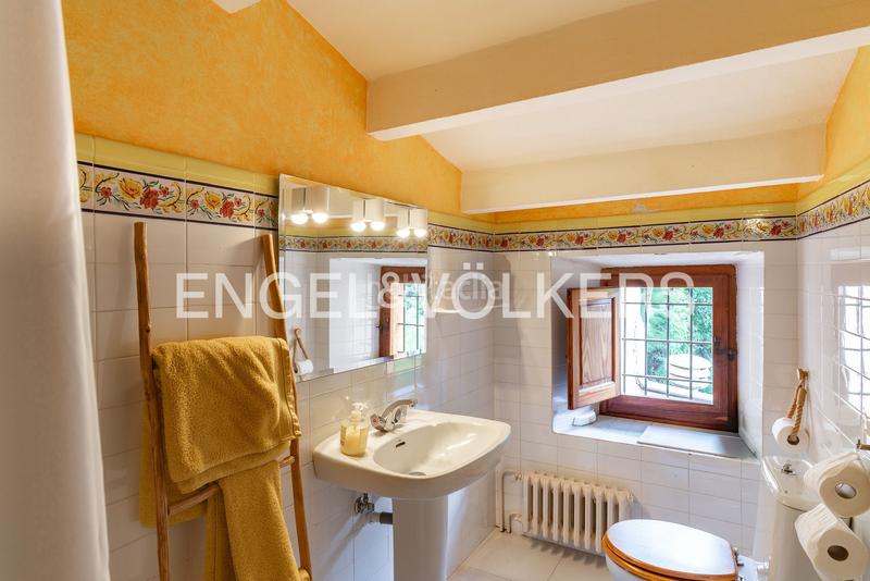 Foto 4711b885-2913-4f75-a6a1-2b5bd047b605. Casa con riscaldamento parcheggio piscina in Arenys de Munt