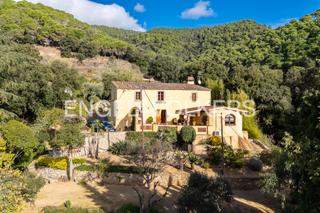 Casa a Arenys de Munt. Masía catalana del siglo xviii  refugio de paz en arenys de munt