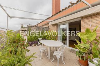 Àtic a Tres Torres. Ático a cuatro vientos en tres torres