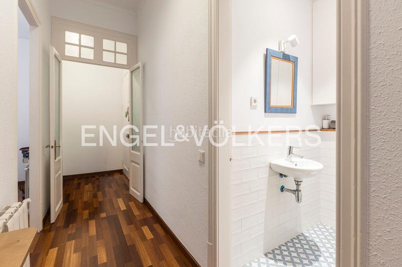 Foto 02703dd8-cca8-45cc-a88e-55810d8ea0ad. Piccolo appartamento con riscaldamento in La Nova Esquerra de l´Eixample Barcelona