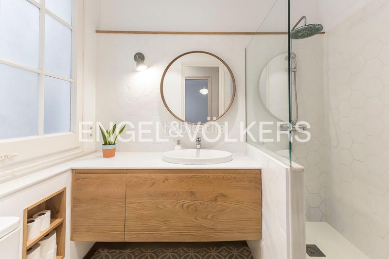 Foto 4cb16f6d-5ec9-4ab5-b38d-625f77bd558c. Piccolo appartamento con riscaldamento in La Nova Esquerra de l´Eixample Barcelona