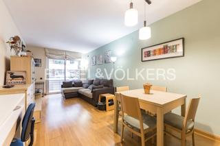 Apartament a Centre. Piso con terraza y parking a 10 minutos de barcelona.