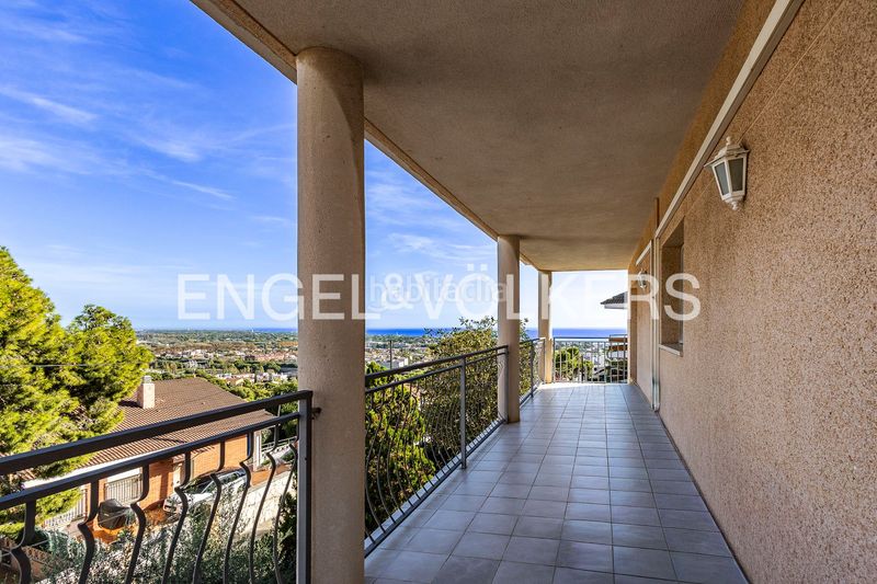 Foto 5c47ee20-fe38-43a6-acaf-55b4768a7205. Casa amb calefacció aparcament piscina a Montmar Castelldefels