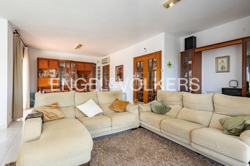 Foto 5c4eaeb0-1bc7-4111-b7ee-ac2f15de3d59. Casa amb calefacció aparcament piscina a Montmar Castelldefels