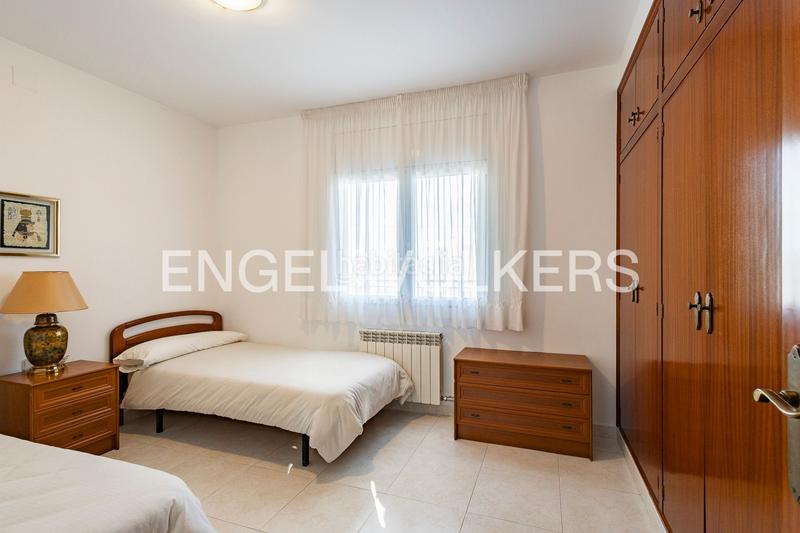 Foto 62d942e9-566d-4d07-98f9-6a857b075e8f. Casa amb calefacció aparcament piscina a Montmar Castelldefels