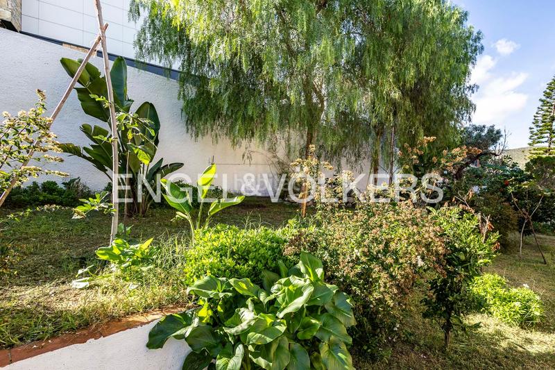 Foto 83459a2d-02d7-4666-85a4-102068f6999a. Casa amb calefacció aparcament piscina a Montmar Castelldefels