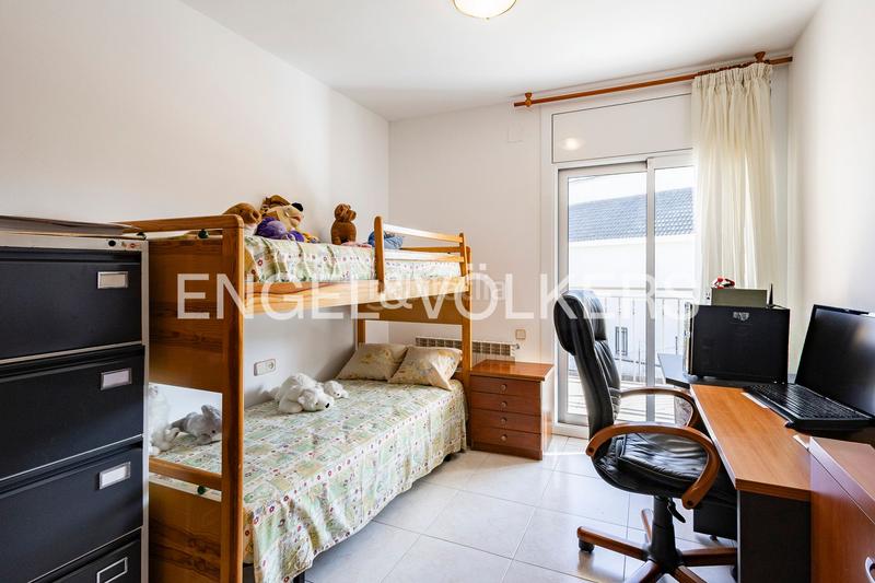 Foto 897e1d64-da03-462b-ad8e-85df893d0970. Casa amb calefacció aparcament piscina a Montmar Castelldefels