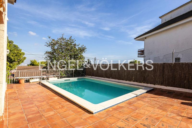 Foto c1e167f5-8189-4840-a75d-4c4912f83e32. Casa amb calefacció aparcament piscina a Montmar Castelldefels